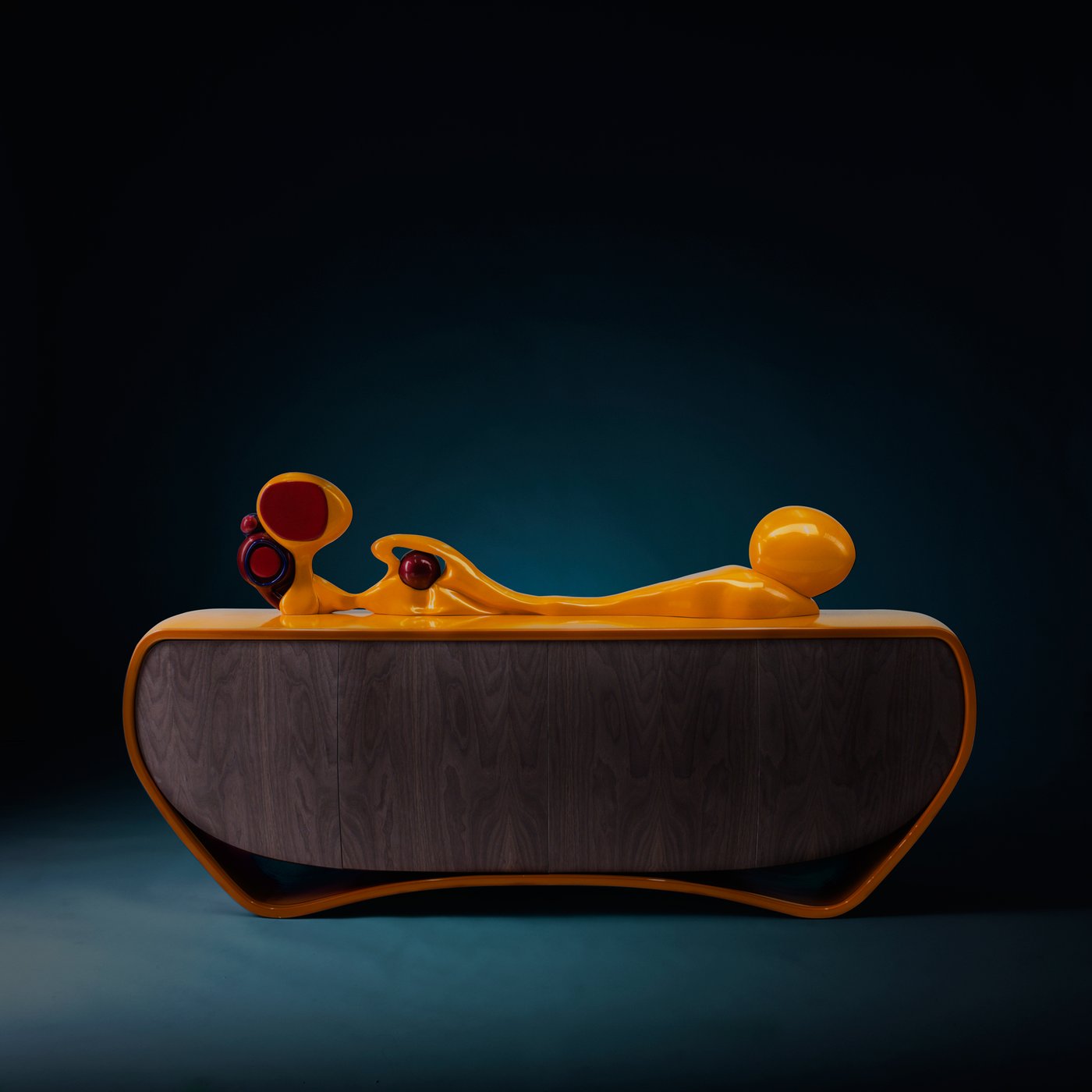 The sideboard, front view
